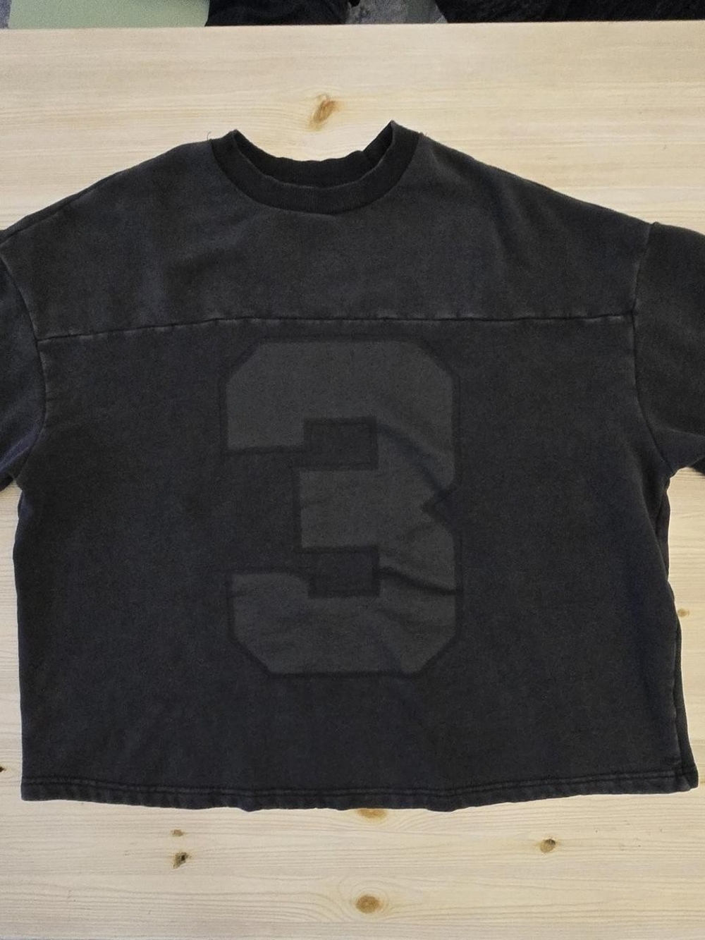 Fashion Nova Men's Black Crewneck Sweater with Subtle '3' Graphic